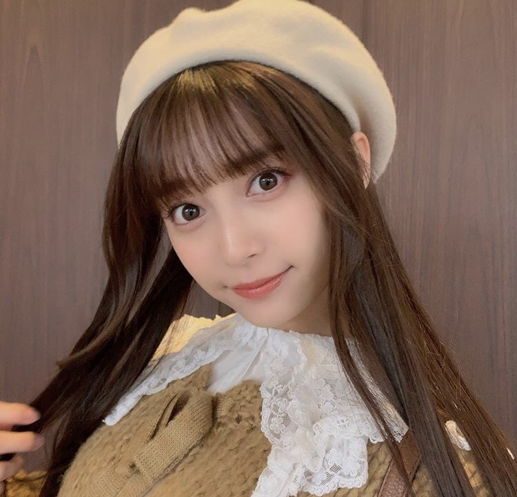 小山リーナ