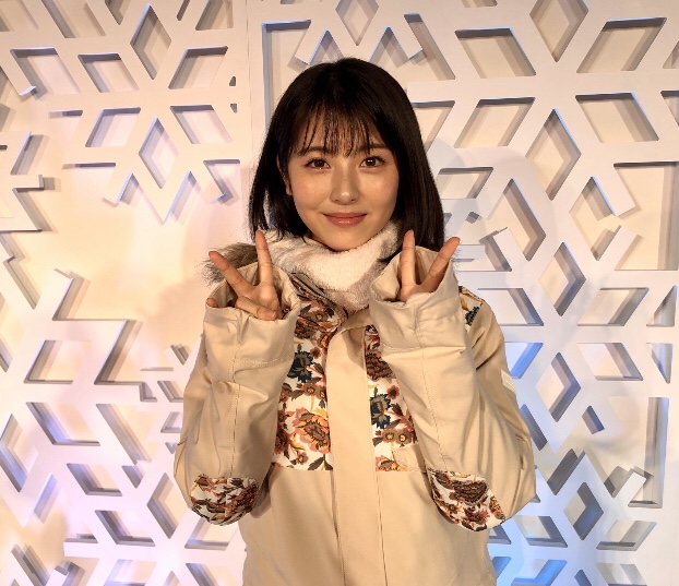 浜辺美波の画像