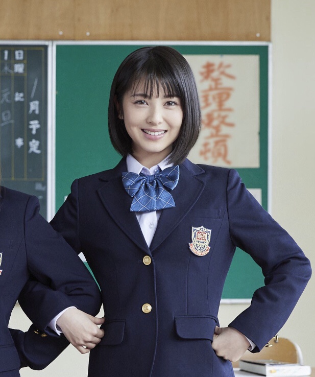 浜辺美波の画像