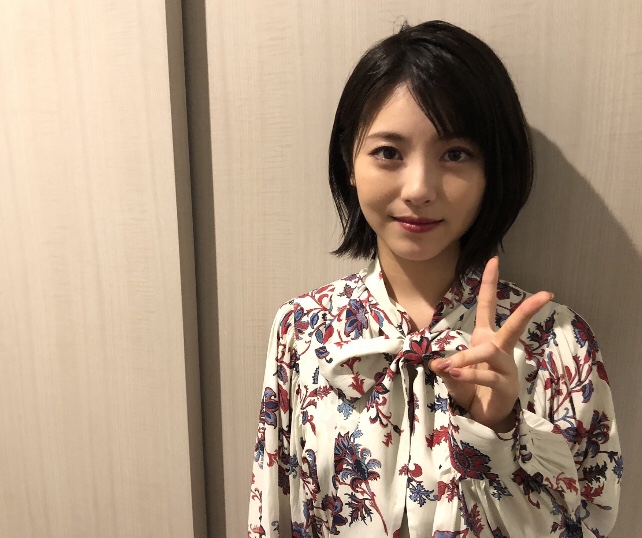 浜辺美波の画像