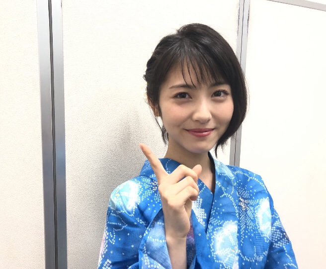 浜辺美波の画像