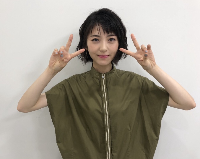 浜辺美波の画像