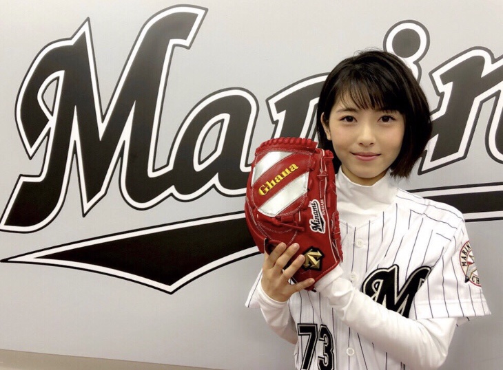 浜辺美波の画像