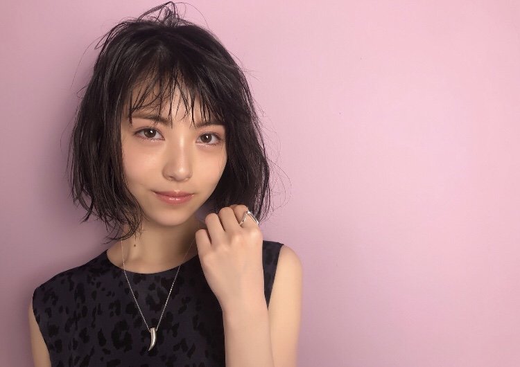 浜辺美波の画像