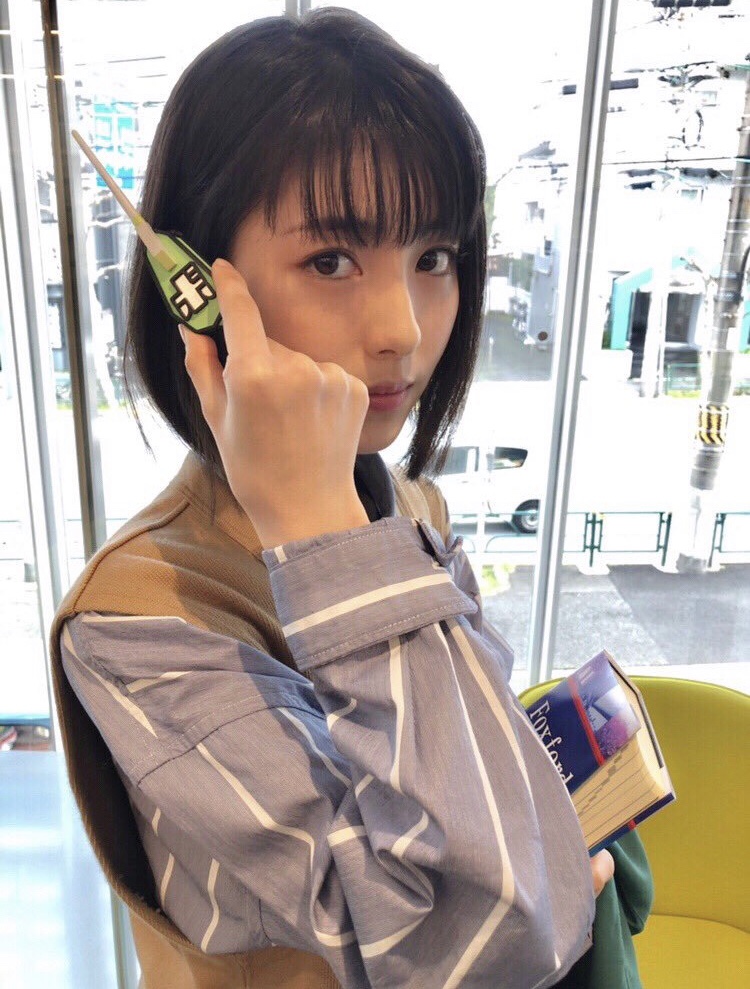 浜辺美波の画像