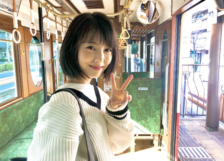 浜辺美波の画像