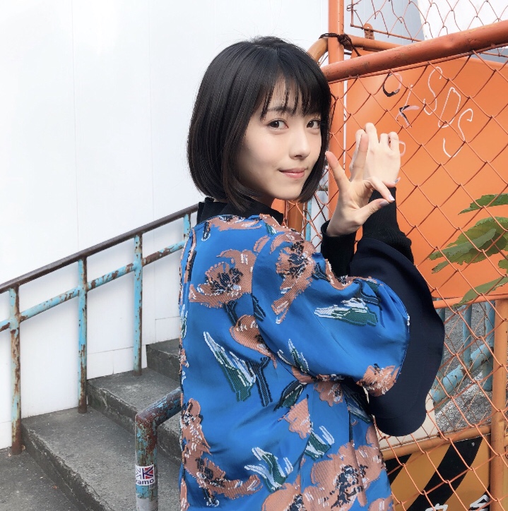 浜辺美波の画像