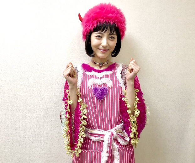 浜辺美波の画像
