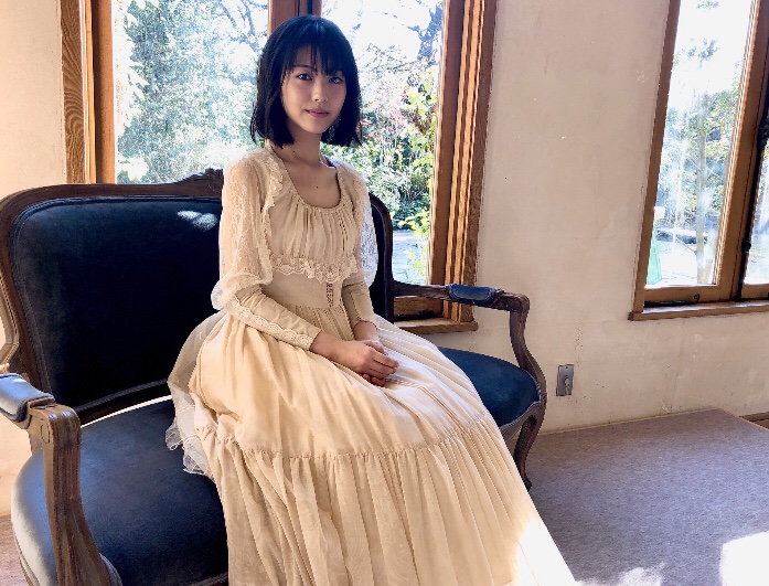 浜辺美波の画像