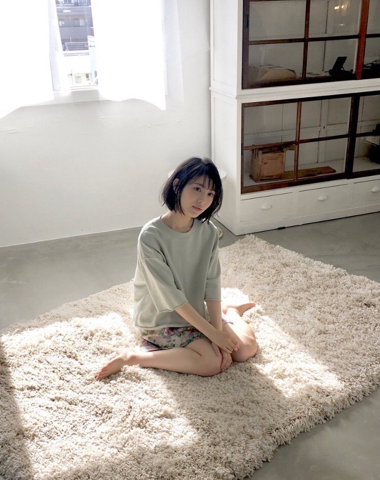 浜辺美波の画像