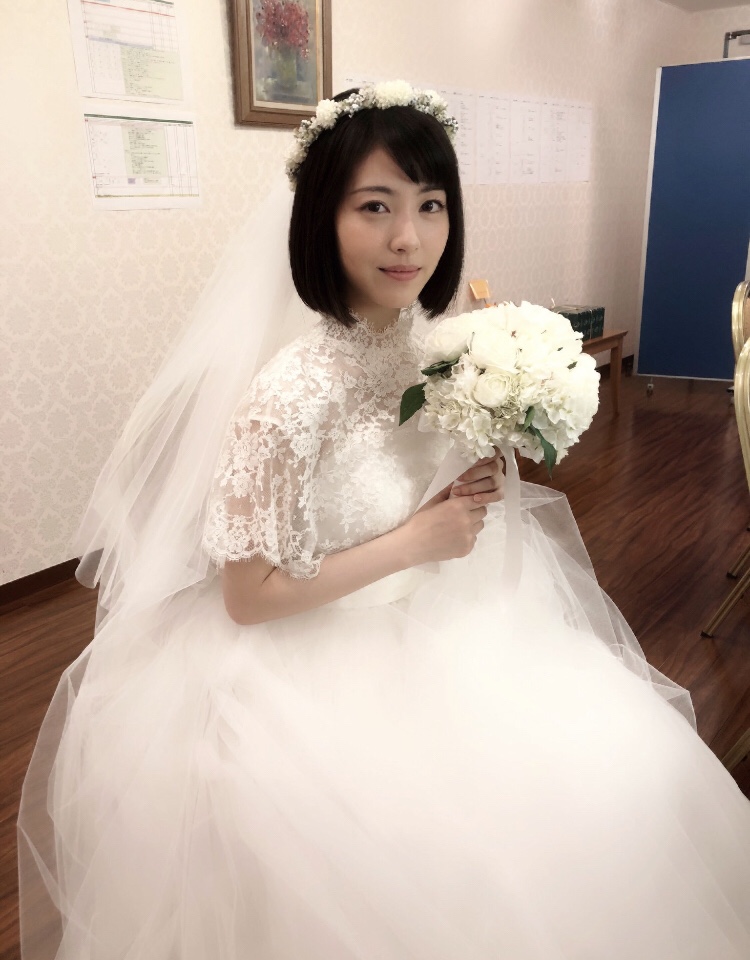 浜辺美波の画像