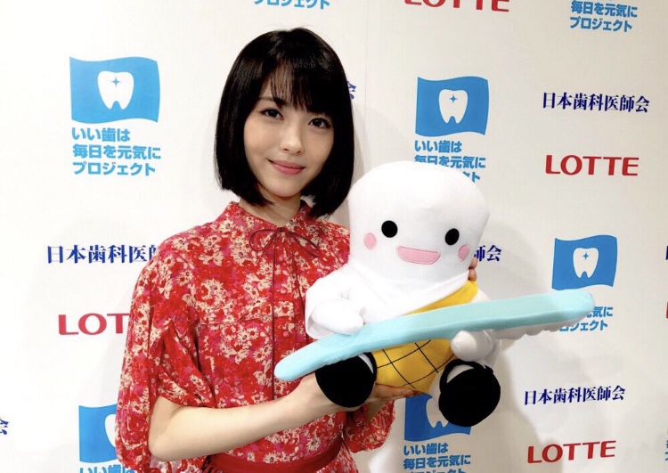 浜辺美波の画像