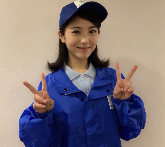 浜辺美波の画像