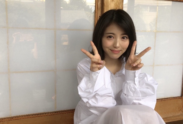 浜辺美波の画像