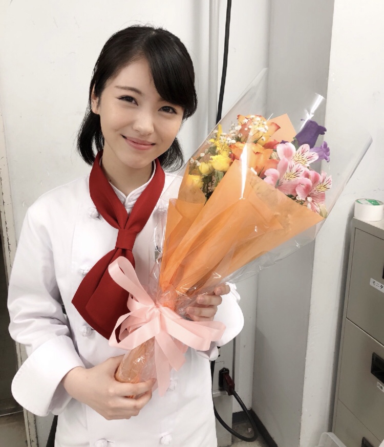 浜辺美波の画像
