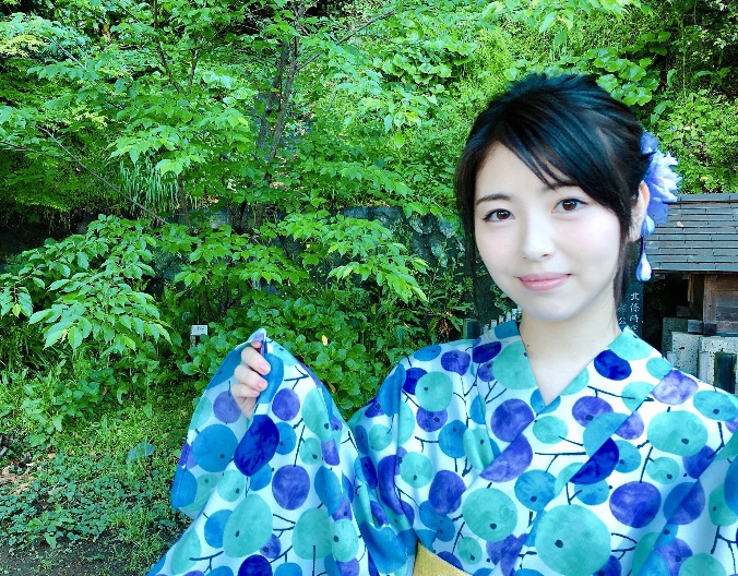 浜辺美波の画像