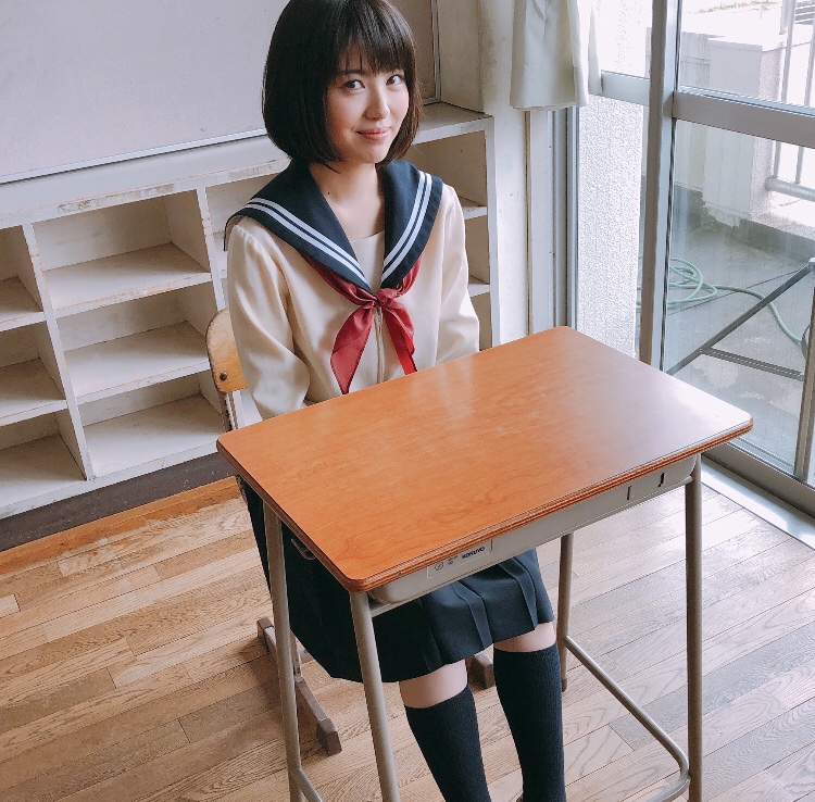 浜辺美波の画像