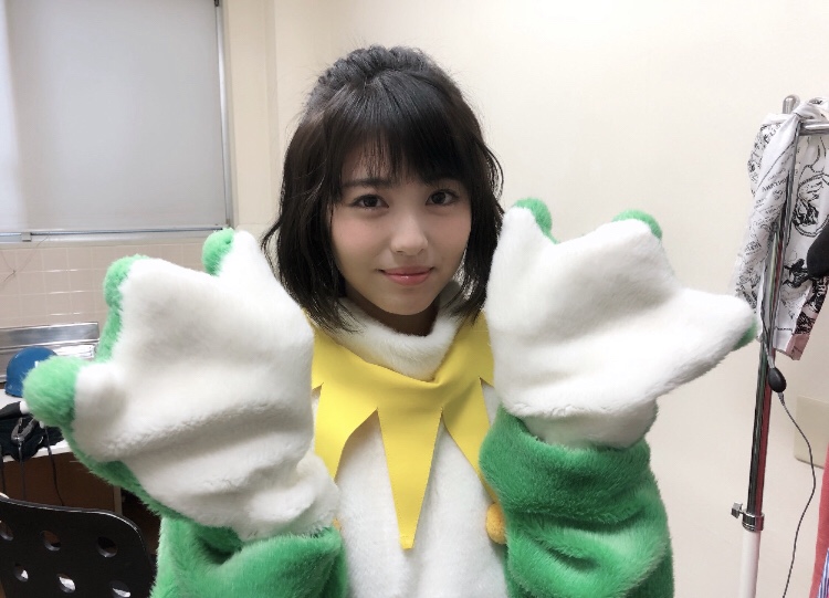浜辺美波の画像