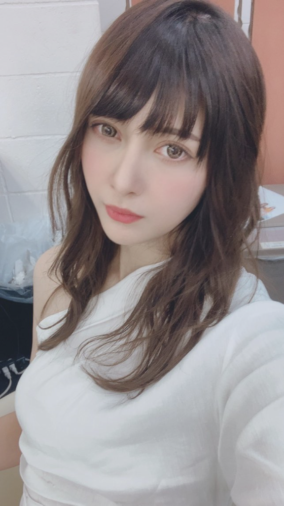 アンジェラ芽衣 画像