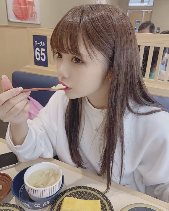 津代美月