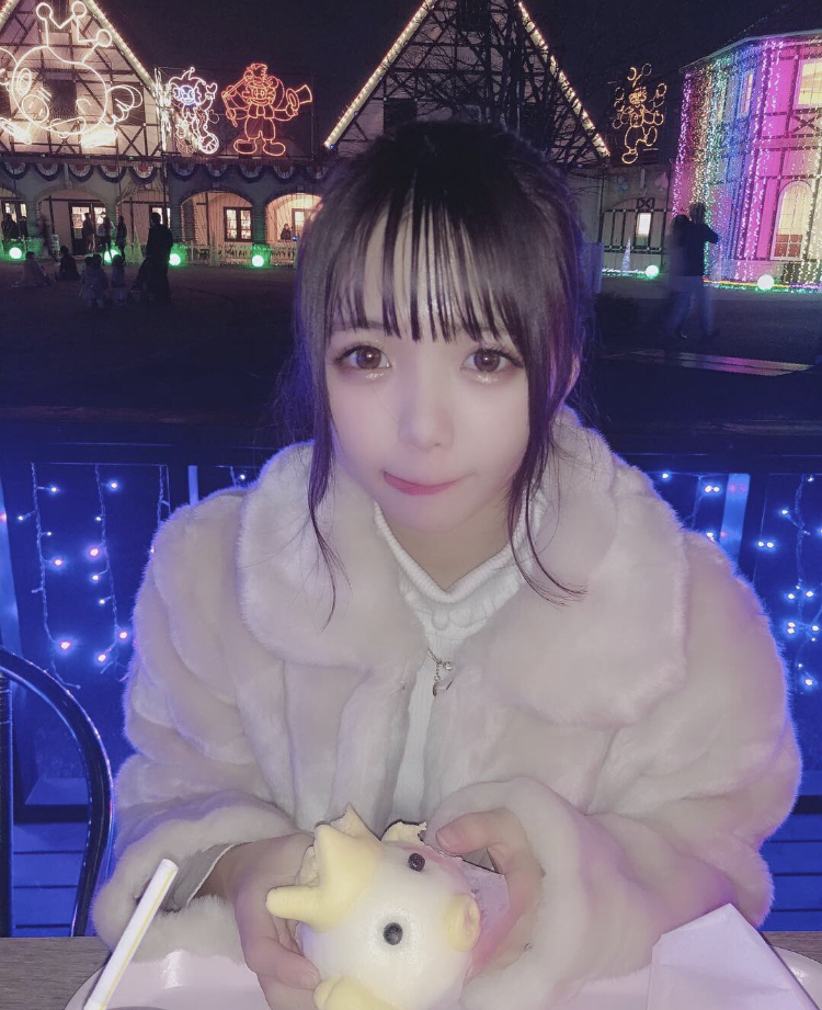 津代美月