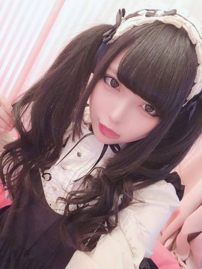 黒魅らら