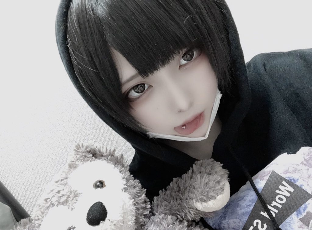 黒魅らら
