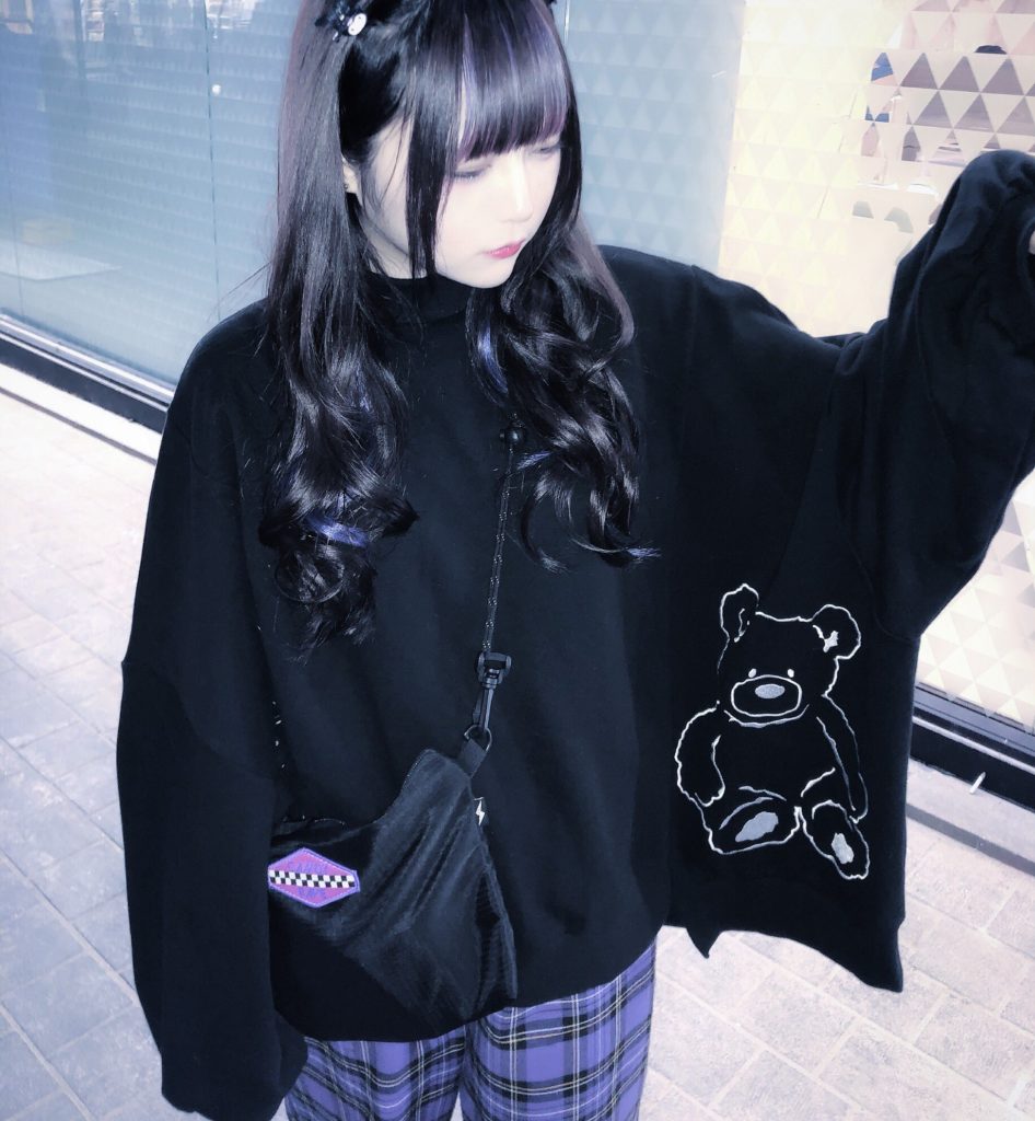 黒魅らら
