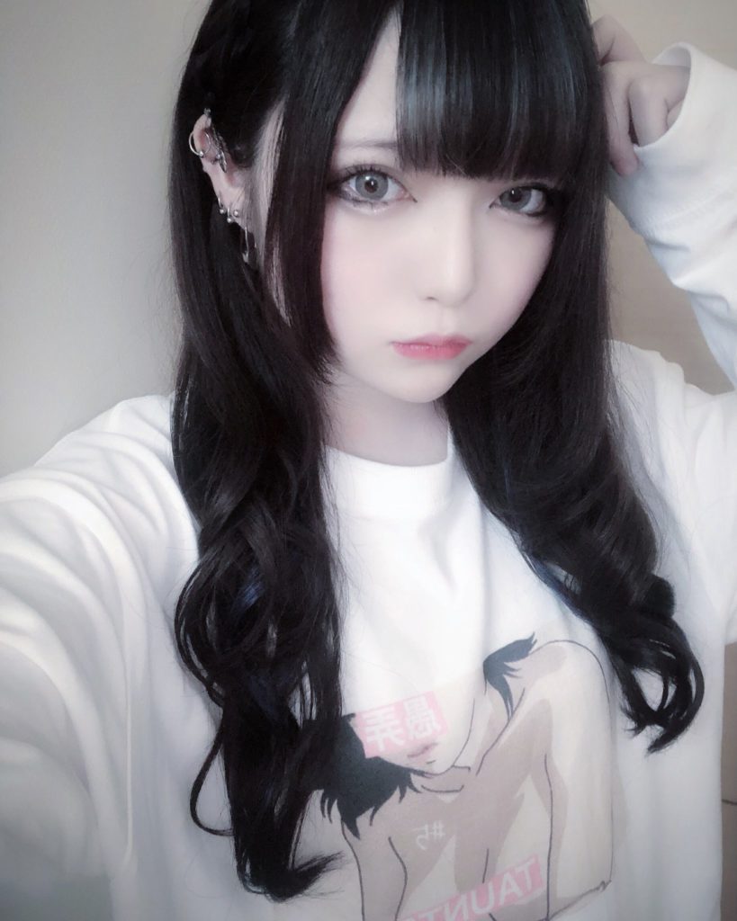 黒魅らら