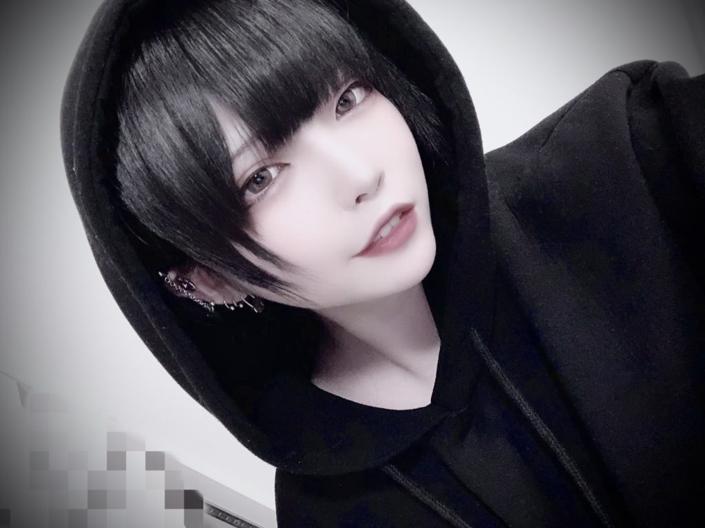 黒魅らら