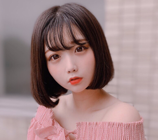 小山ひなの画像20枚【年齢・誕生日・血液型・出身・歌・メイク】