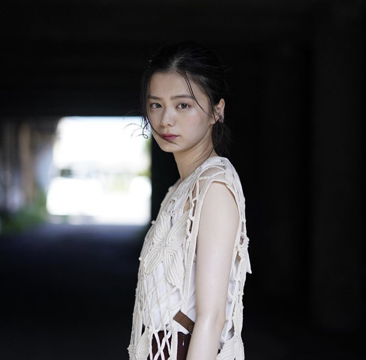 紺野彩夏 画像