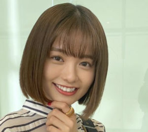 足立佳奈の画像まとめ【プロフィール・美人アーティスト】