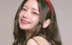 あかせあかりの可愛い画像50枚【水着あり！制服からコスプレ姿がヤバいです！】