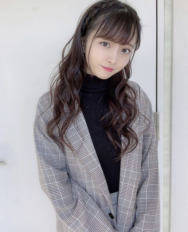 塚田百々花 画像