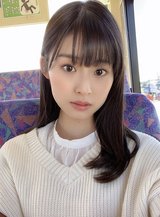井本彩花 画像