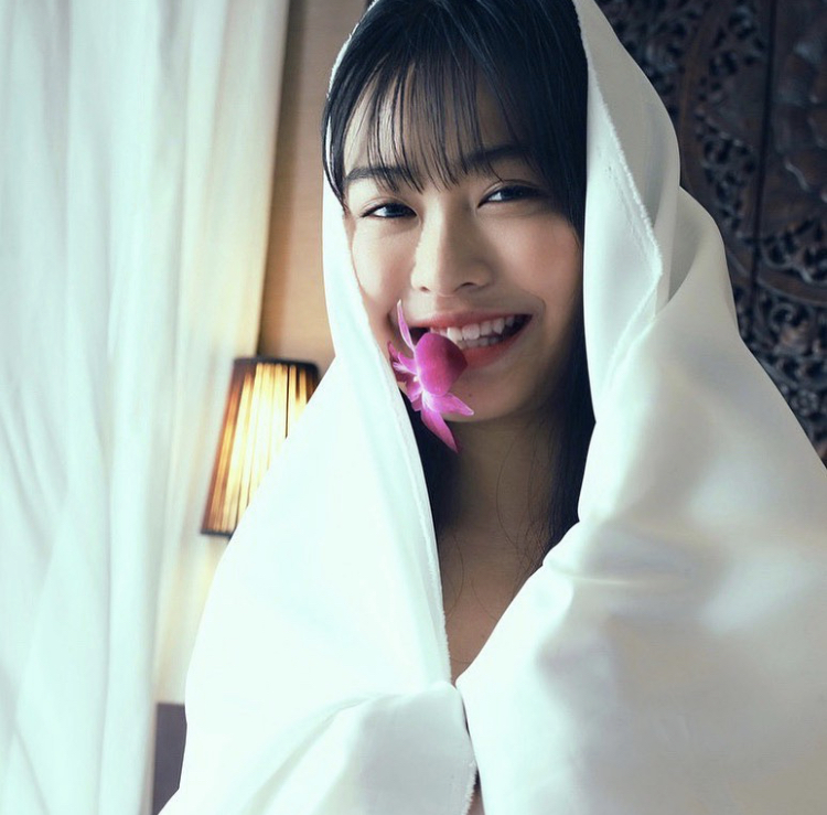 西本ヒカル 画像