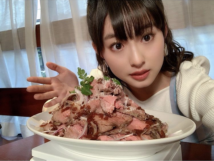 井本彩花 画像