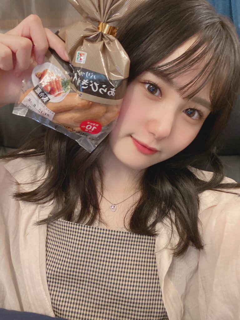 前田彩佳 画像