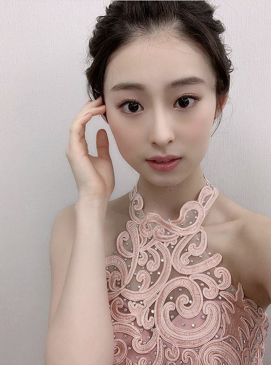 井本彩花 画像