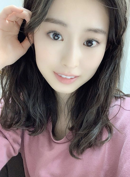 井本彩花 画像
