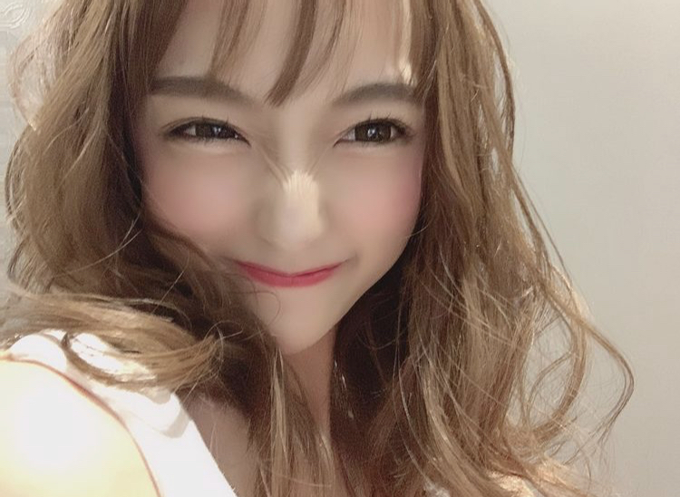 愛咲りおな 画像