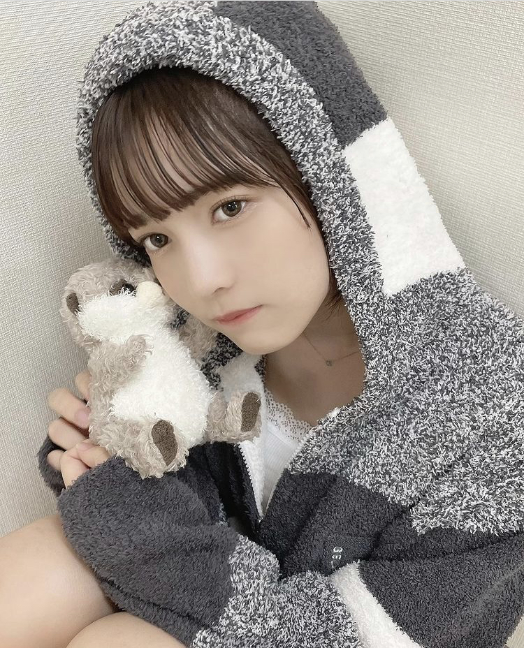 黒嵜菜々子 画像