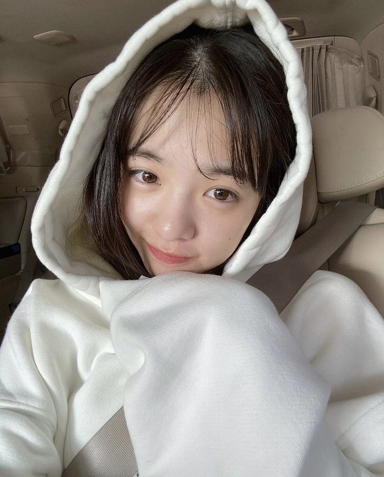 横田真悠 画像