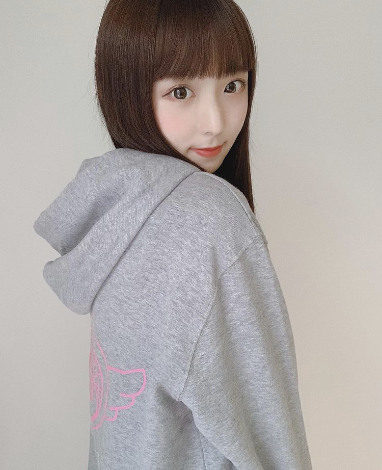 山本菜摘 画像