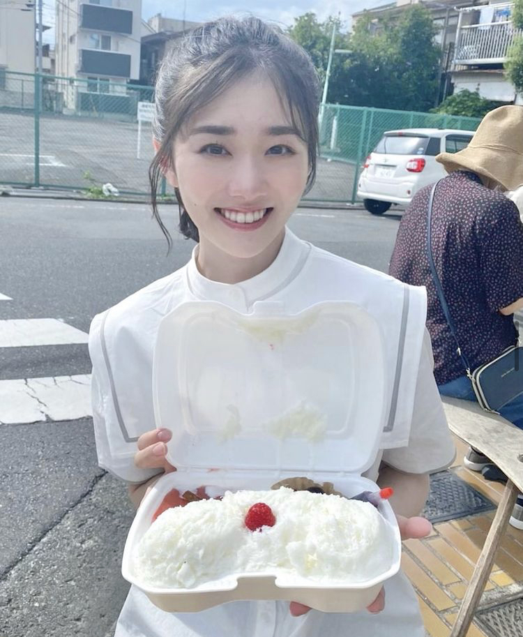 鶴見萌 画像