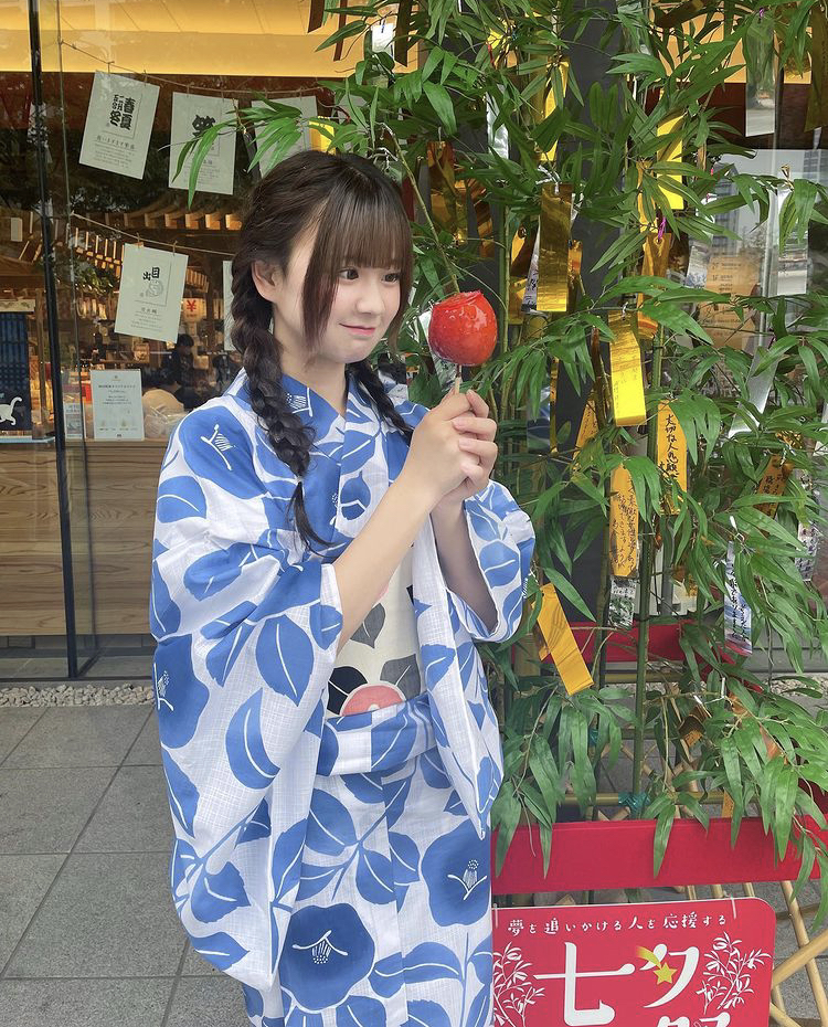 比屋根香音 画像