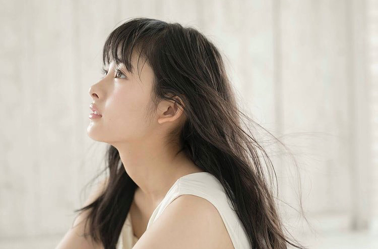 鵜川もえか 画像