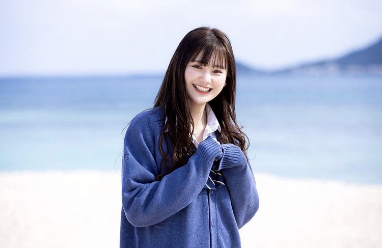 比屋根香音 画像