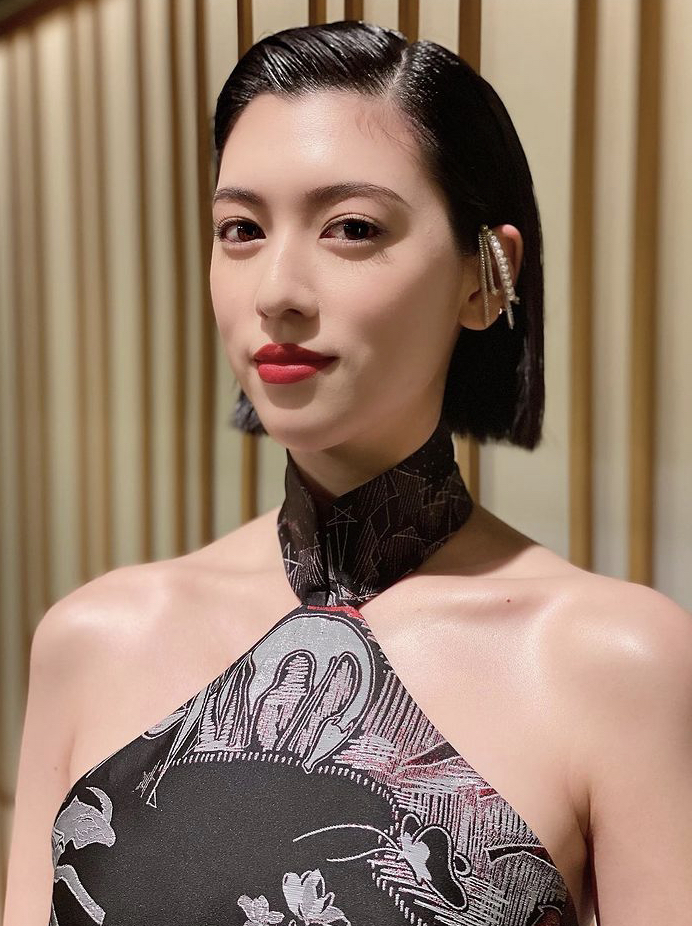 三吉彩花 画像
